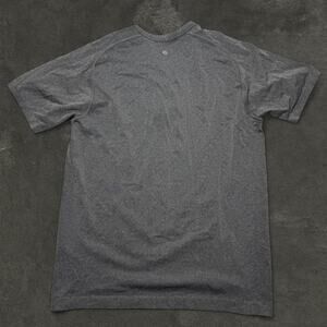 Lululemon Gray Henley Short Sleeve Performance Tee Men’s Size Large
